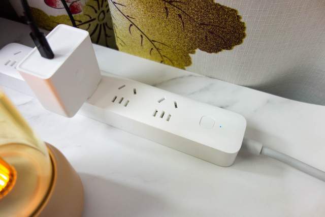 科技为硬件赋能，小米智能插线板2为安全赋能