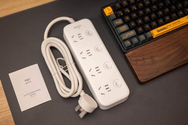 20多元的插排做工到底如何，aigo插线板AC0404拆解