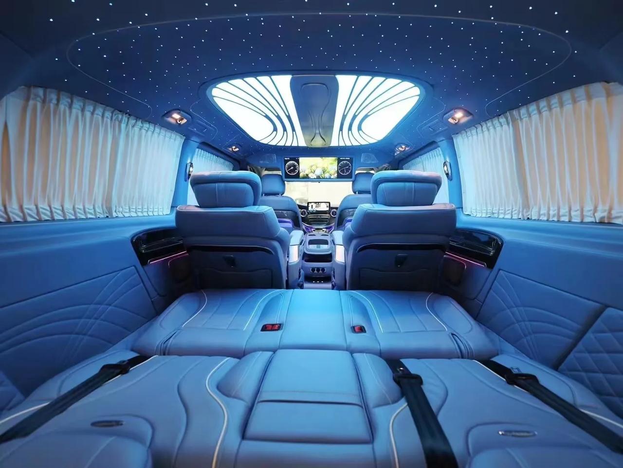 奔驰商务改迈瑞莎版本蓝色内饰