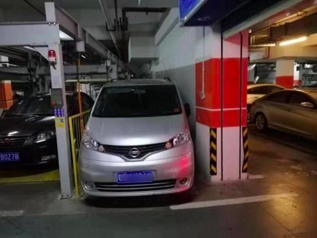 你都见过哪些奇葩停车位?由于汽车保有量的飞速增长,在有些寸土