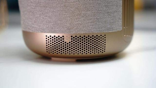 年轻人第一台4K投影仪，Vidda C1与峰米V10，谁能更胜一筹？