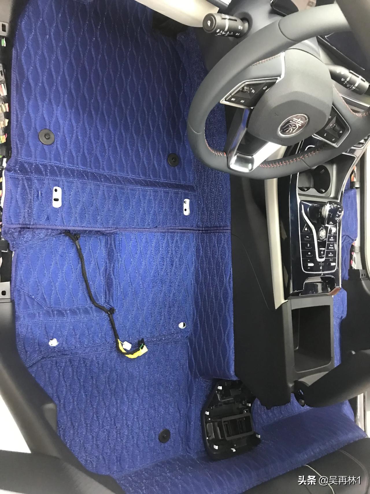 比亚迪秦plus dmi55旗舰,提车第二天必须软包撸起来