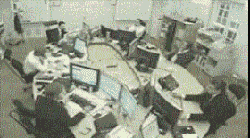 上班族办公室里的爆发