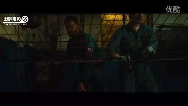 医生示范身体乳