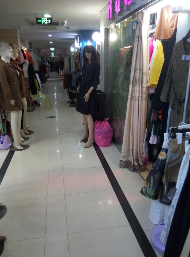 周末闲游杭州东站服装市场