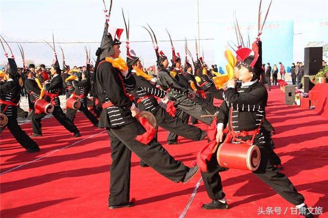 卓尼狼牙破碎机