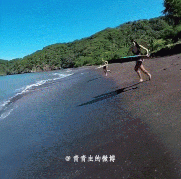 牛哥美女内涵gif动图13p:抹了口红的美女都是这么喝水的