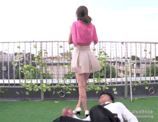 牛哥美女内涵gif动图：这应该是天生的技能