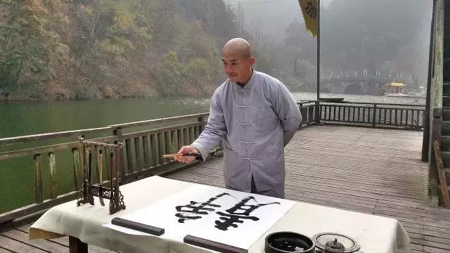 金刚腿铁头功