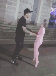 牛哥美女内涵gif动图14p：妹子很可爱的