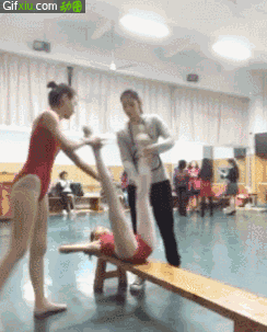 牛哥内涵美女gif动图13p:妹子唱的是什么呢?