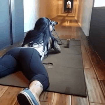 牛哥内涵美女gif动图：这功夫片不错哈！