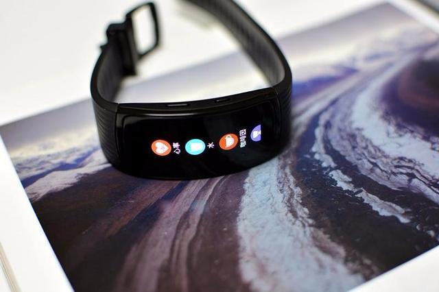 [云端云中君多群转播]，fitpro手表如何连接wifi