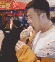 牛哥美女内涵gif动图15p：按摩师真是个好职业