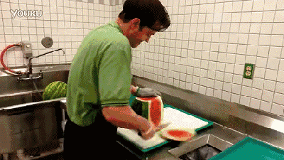 瓜瓜瓜！如何在夏天正确地干掉一只西瓜！