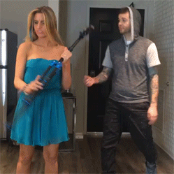 力太大gif(22p):现在的小姑娘，真的是越来越可怕了！