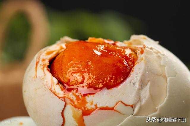 “松花蛋”是鸭蛋还是鸡蛋？和变蛋有啥不同？涨知识了