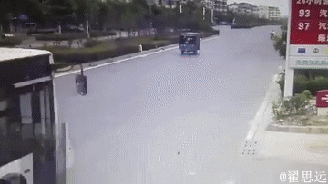 在印度的话，伤亡至少60人…… 