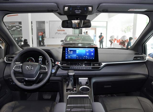 自主品牌的崛起 上汽大通MAXUS G90对比丰田赛那SIENNA