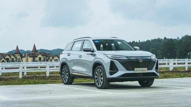 长安第二代CS75 PLUS：这是要抢销冠的节奏？