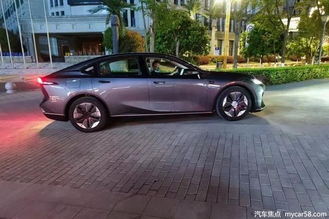 长安C385最新官图曝光，暂未定名，科技感十足！