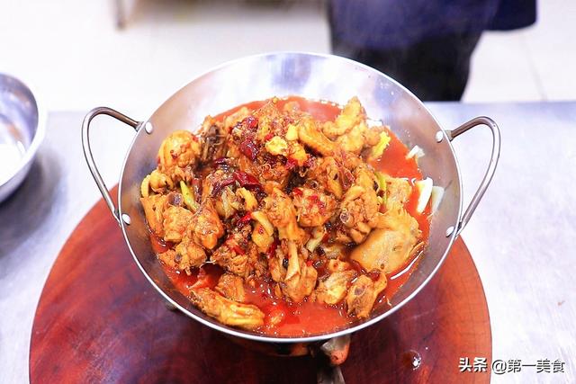 辣炒雞需要先焯水嗎？廚師長做法很講究，香辣嫩滑，地道飯店味 健身 第9张