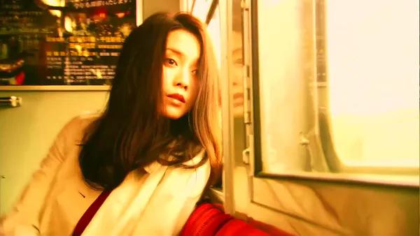 心理学：童年不被重视的人，长大后不敢“幸福”