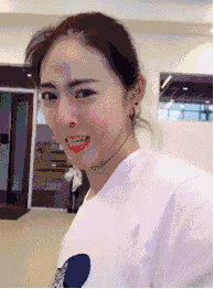 搞笑的动图趣图：我的妈耶！这姿势也太骚了！