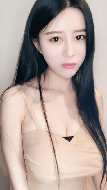 有点黄的GIF图片：再挤就爆了?