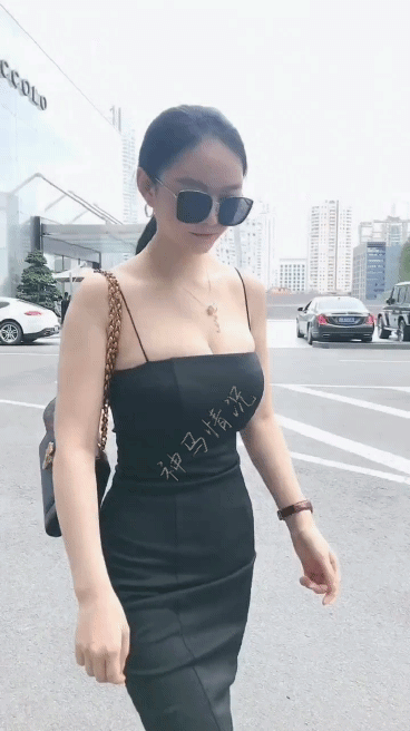 三级动态黄图：感情深，一口闷！