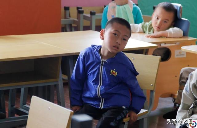 大山里女人生娃有多难？云南孕妇羊水破了，路上耽误太久生悲剧