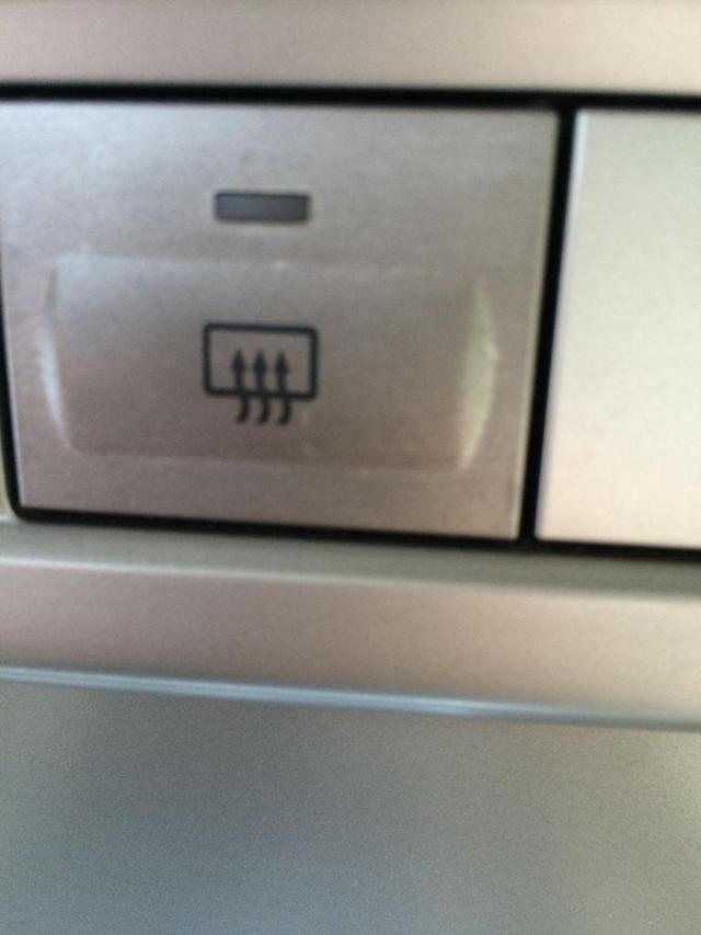 汽车除雾按钮标志图片(车辆除雾按钮标志)