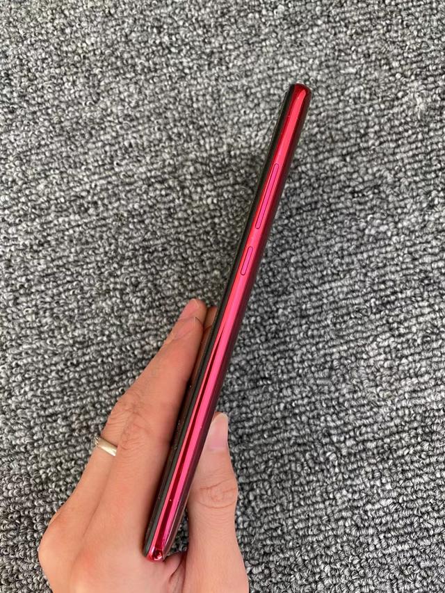 红米宣布独立后的第一款旗舰机，为何这么受用户喜欢？