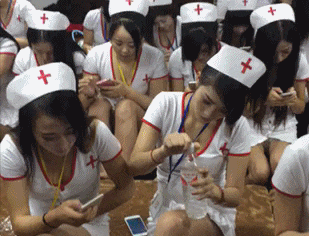 身材气质都好的美女GIF：姑娘请不要随意放电