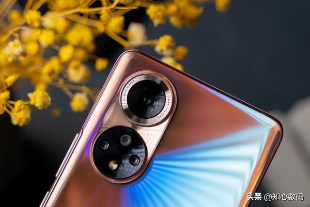 荣耀60和OPPO Reno7曝光，无缘骁龙898，配置依旧很豪横