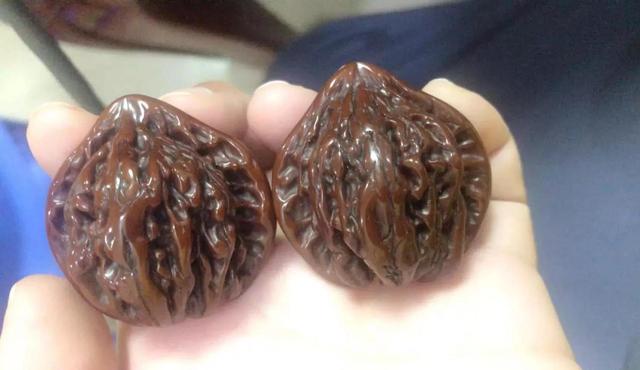 文玩核桃怎么玩（文玩核桃盘玩过程）