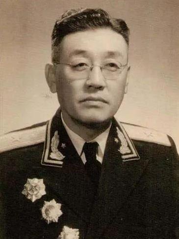林彪麾下的十大猛将都是谁？个个彪炳史册，谁是其中的第一猛将？