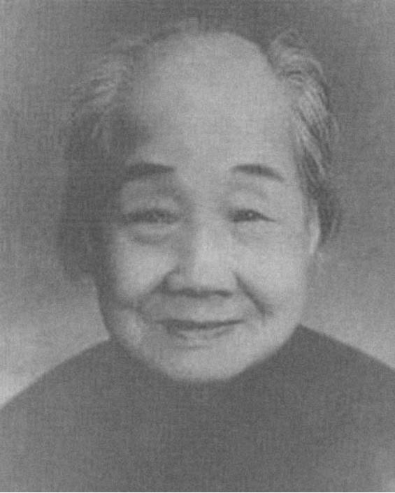 毛岸青扫墓遇大雨，邵华劝他改日再去，毛岸青：我盼这一天很久了