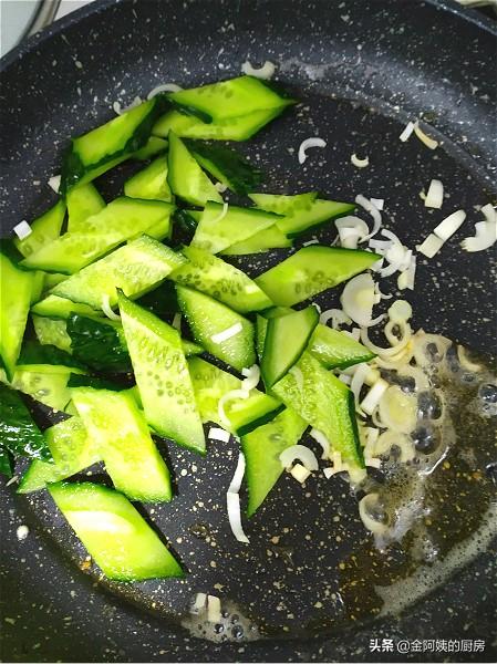 瓜片炒鸡蛋