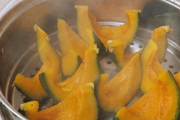 糖尿病人用蒸南瓜当主食，可以吗？糖友亲测，公布食用前后的血糖