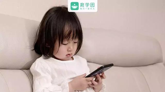 如何正确引导孩子玩手机(如何正确引导孩子玩手机的时间)