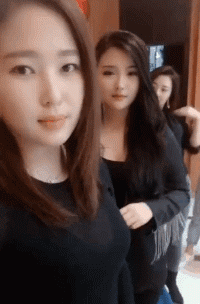 让人欲罢不能的美女GIF动图：兄弟咋这么没出息，不行换我！
