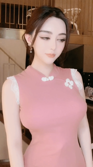 大胸紧身衣美女gif大全：风情自是有万种