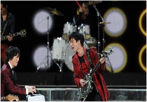 王力宏李云迪春晚:2013年，传闻王力宏因李云迪怒打刘谦，春晚后台发生了什么