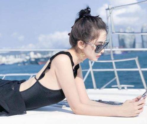 伊丽莎白身体乳涂了全身发热