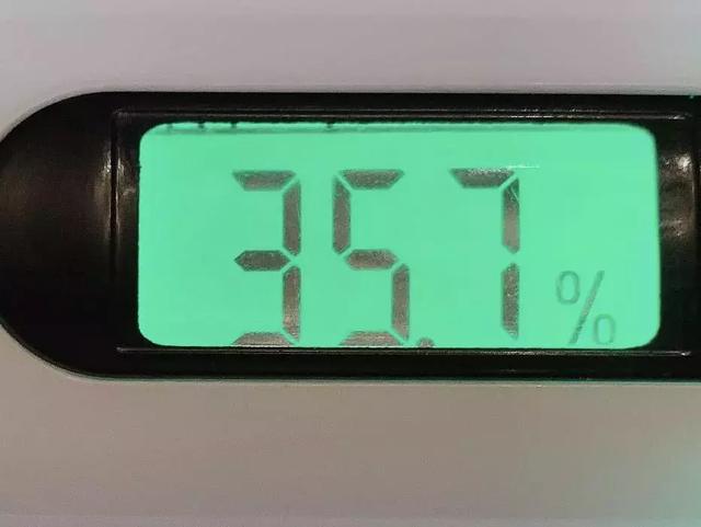 身体乳是挤在手上吗