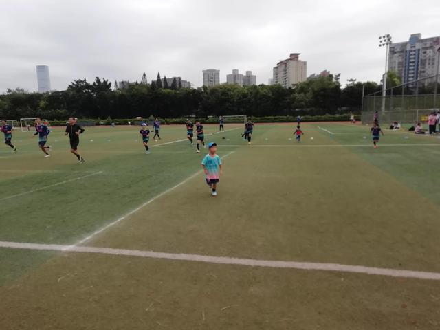 日本娃，在俺们的土地上锻炼身体