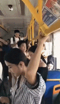 性感内涵的美女GIF：妖妖灵吗？我这里有一车妖精