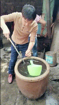 爆笑的动图GIF：来这家理发店的，怕都是总监级别的吧！