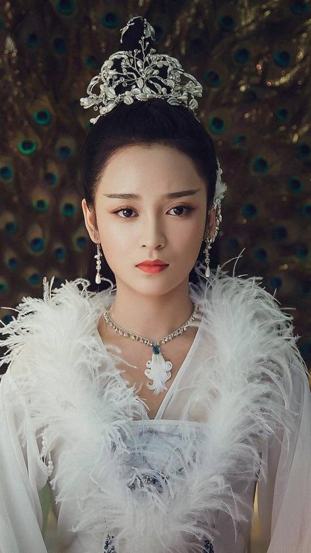 这6个明星明明是纯天然，却像极了整容脸，你看走眼几个？